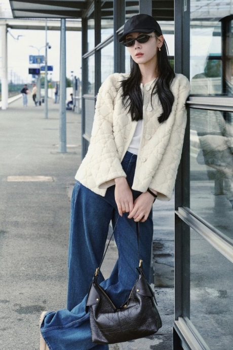 章子怡米兰优雅告别传奇大师 与胡歌被喻“豪门姊弟”