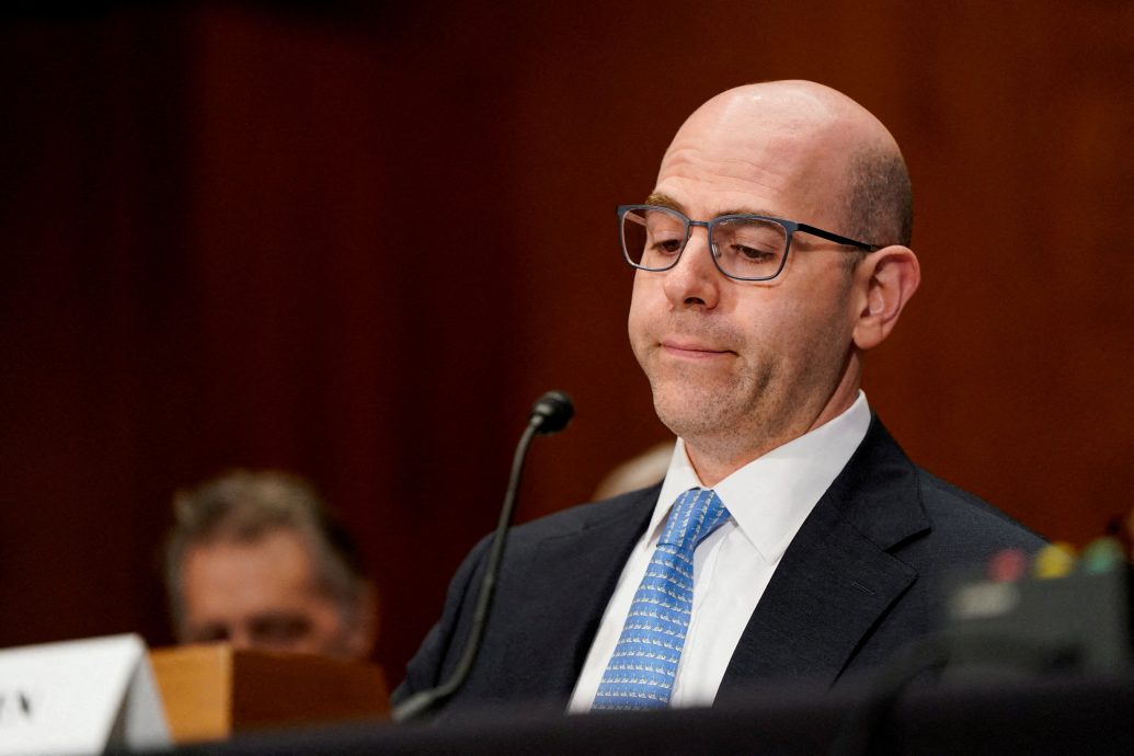 米兰宣誓就任联储局理事 赶上参加议息会议