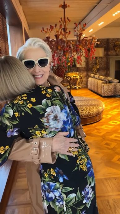 米兰时装周变《Prada恶魔》片场  梅丽史翠普喜相逢本尊