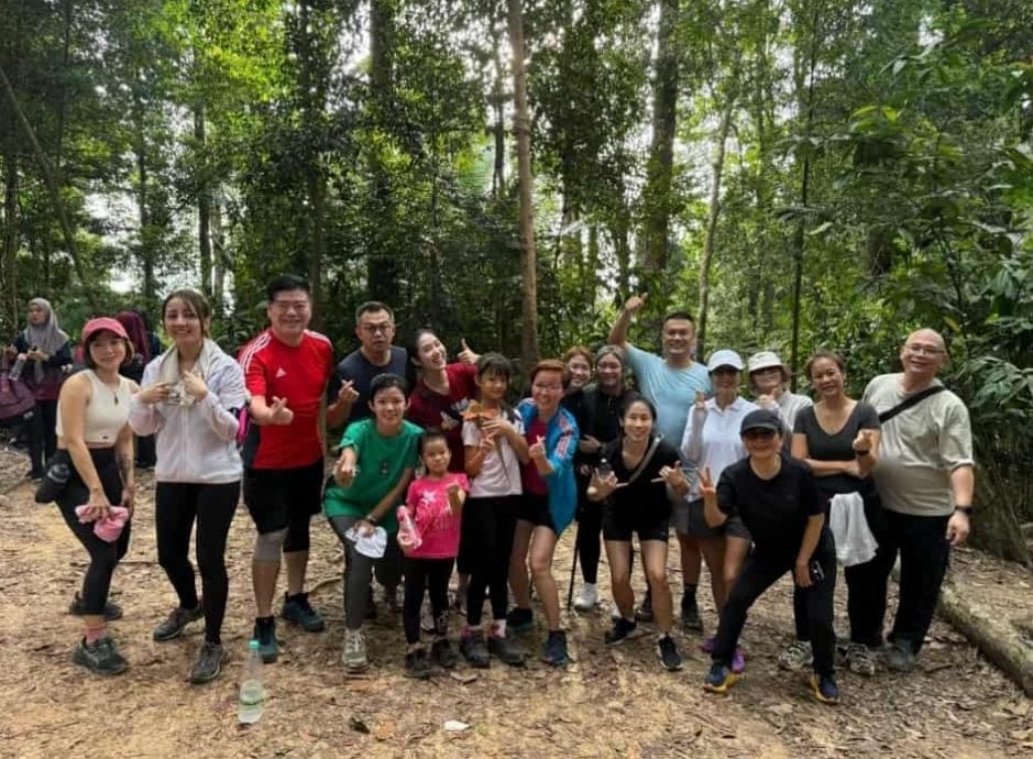 米雪来马爬山被偶遇 打匹克球竟被叮嘱这事