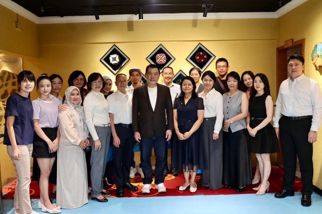 罗思义：霹2土产签6备忘录进军中国 若加上怡白咖啡更完美 