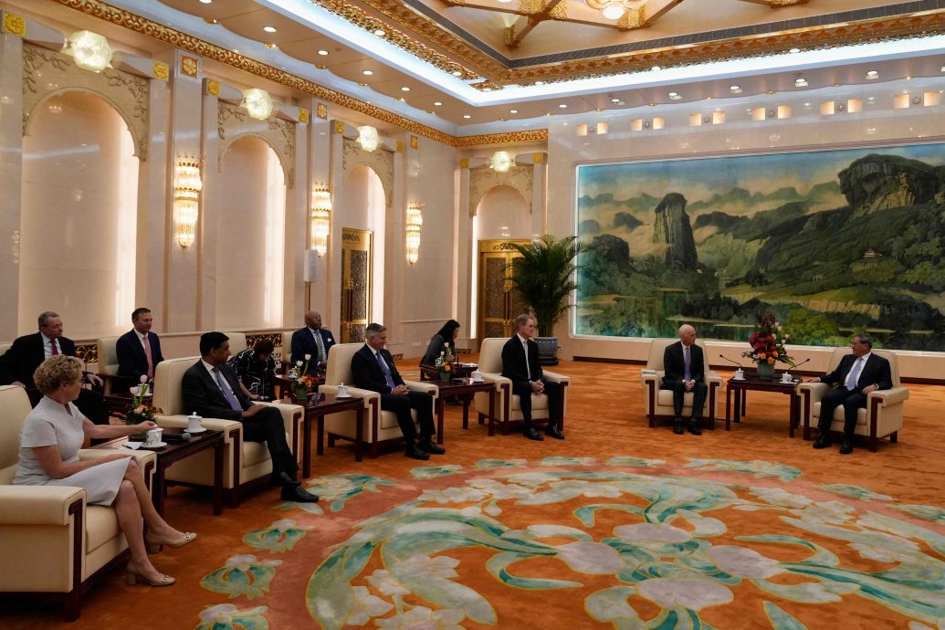 美众议员罕见访华“破冰” 释放努力稳定关系信号