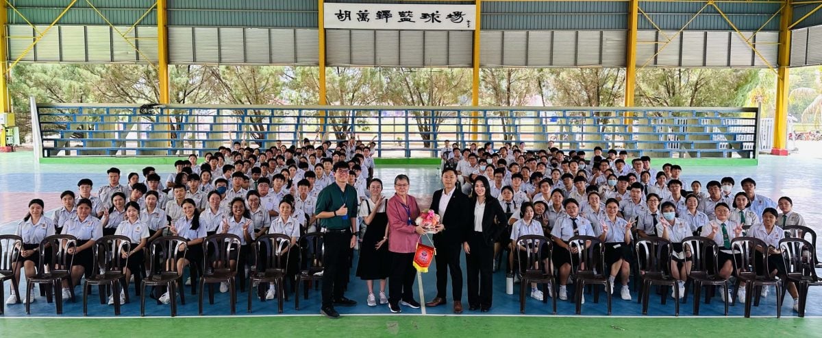 育青中学举办两场法律讲座 提升师生维权意识