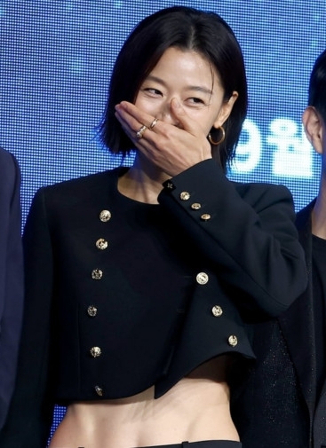 自爆是姜栋元粉丝 全智贤认感情戏产生化学反应