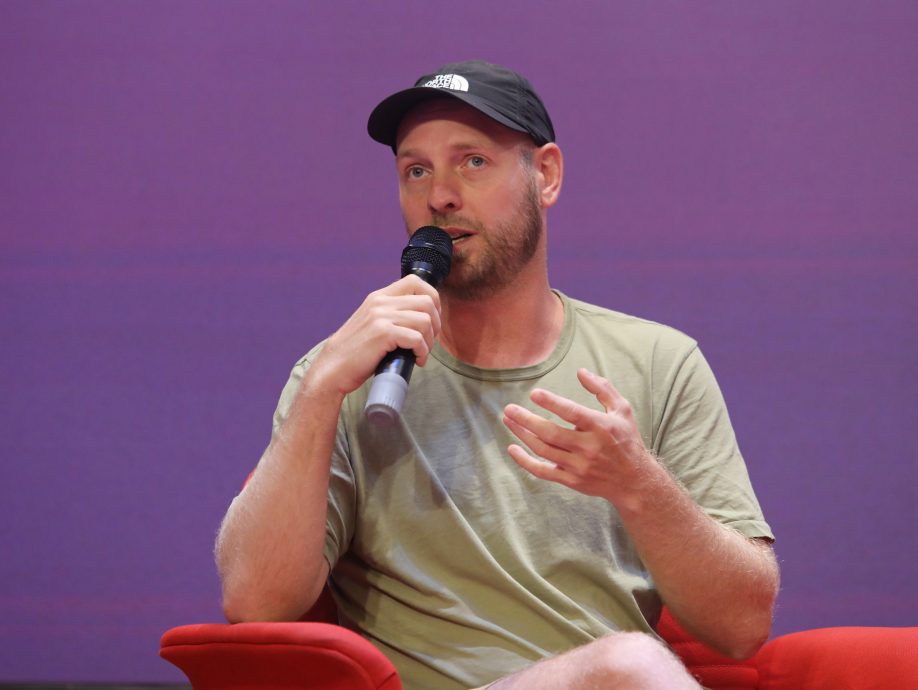 自爆起步慢演艺路坎坷 郭富城:老师说我外型吃亏