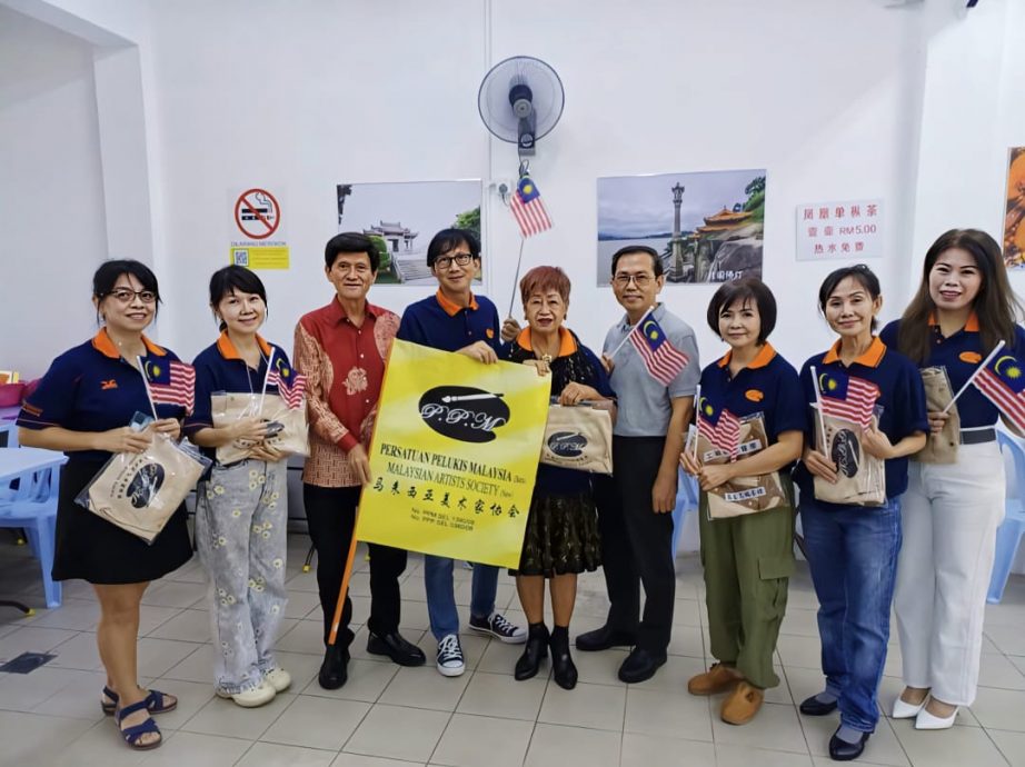 艺术点亮校园——马来西亚美术家赴台彰化师范大学绘制生命壁画及美化校园