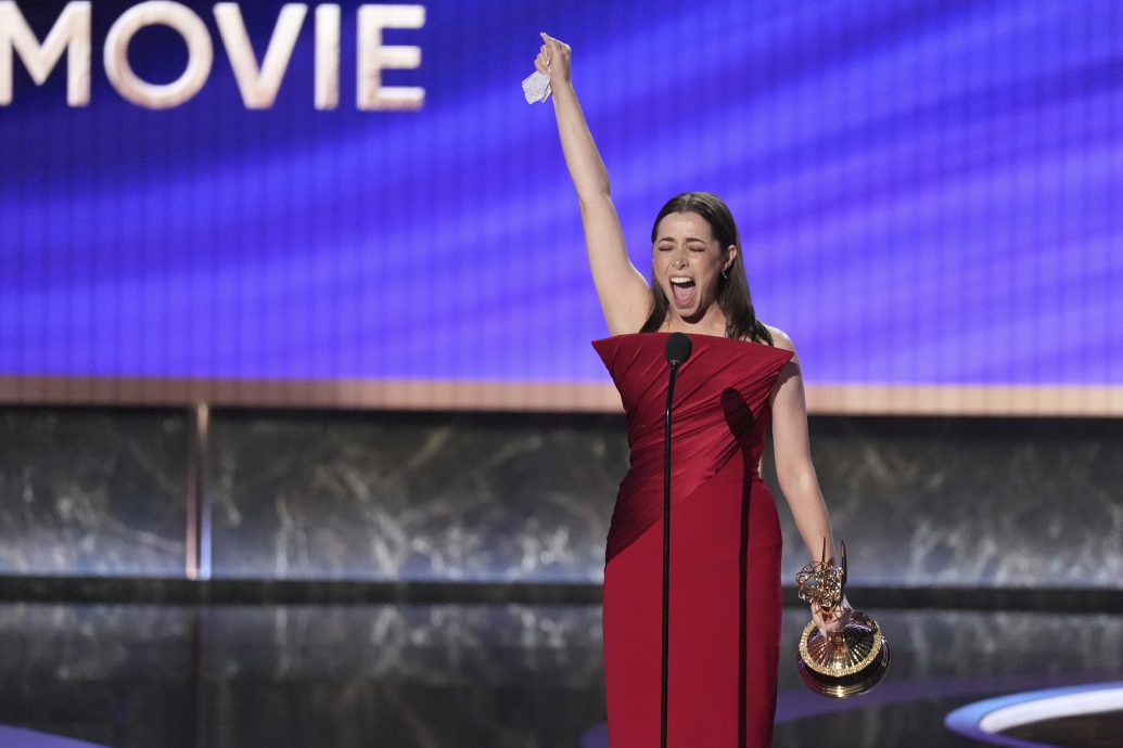  艾美奖|《混沌少年时》横扫6大奖 欧文库柏成最年轻男配得主