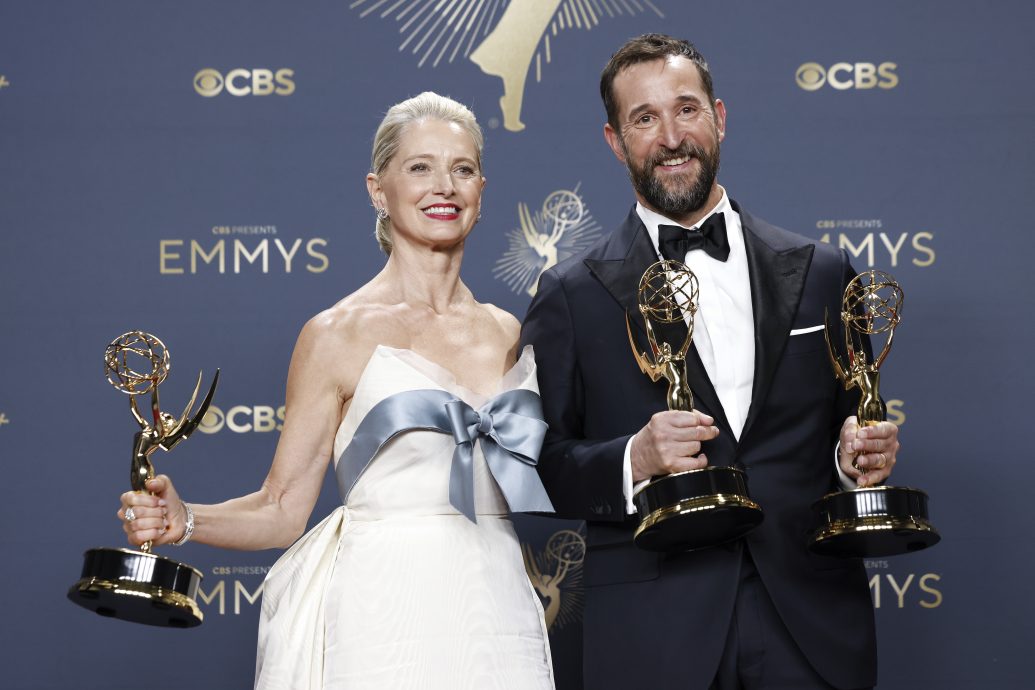  艾美奖|《混沌少年时》横扫6大奖 欧文库柏成最年轻男配得主