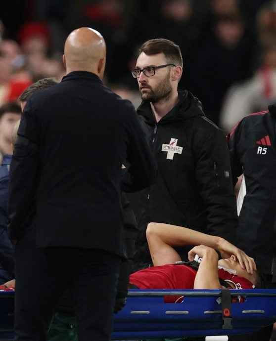 英联赛杯第3圈|  1“自讨”红卡1重伤  红军赢球付惨重代价