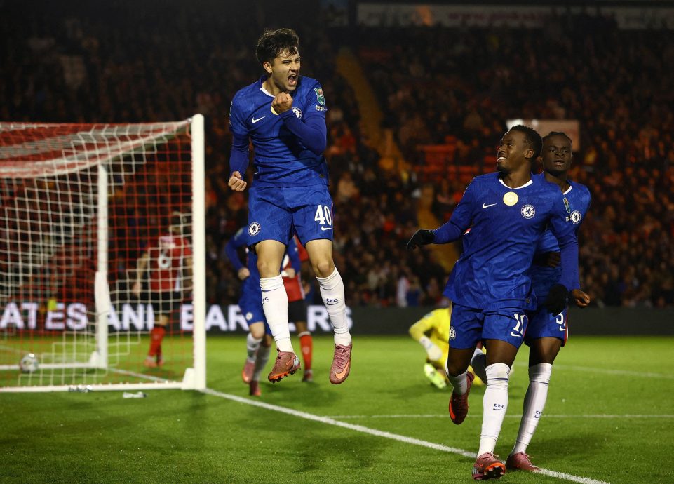 英联赛杯第3圈|  1“自讨”红卡1重伤  红军赢球付惨重代价