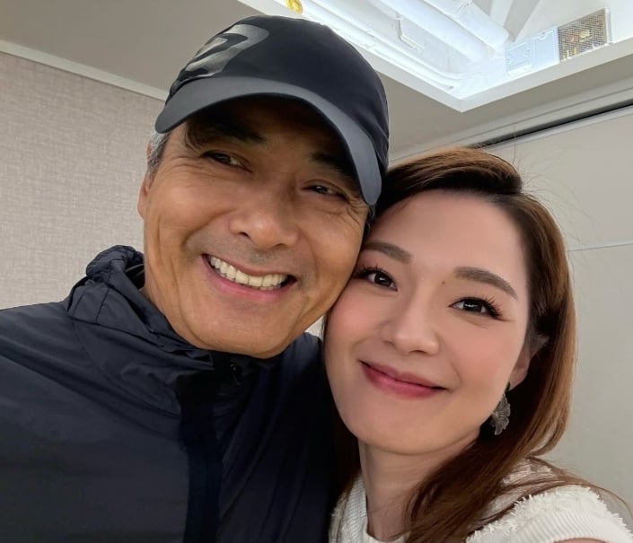 获周润发煮长寿面庆生 吕慧仪：开心到睡不着