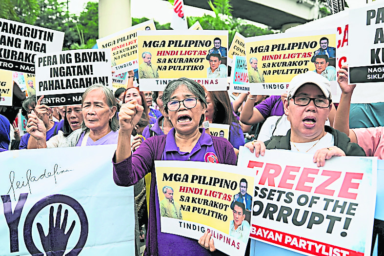 菲防洪工程弊案引发抗议潮 军方红色警戒防颠覆