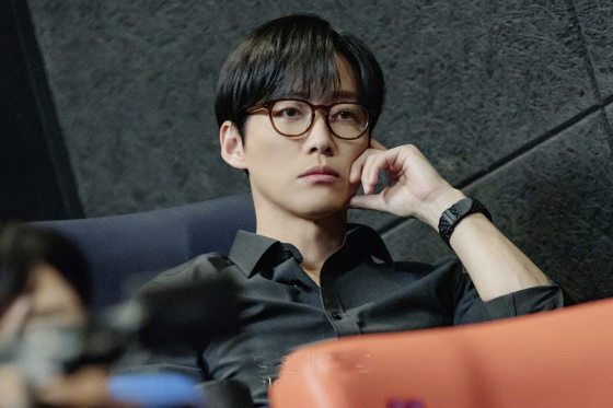 蓝左西／《我们的电影》我们谈爱就无需多馀噱头