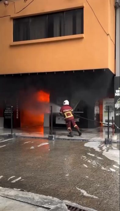 蓝总大厦球馆火灾·蓝总：售票处起火 疑电流短路肇祸