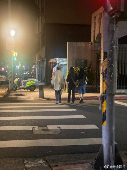 蔡依林被“带坏”9时半不睡觉? 遭抓包与吴青峰蔡健雅夜游