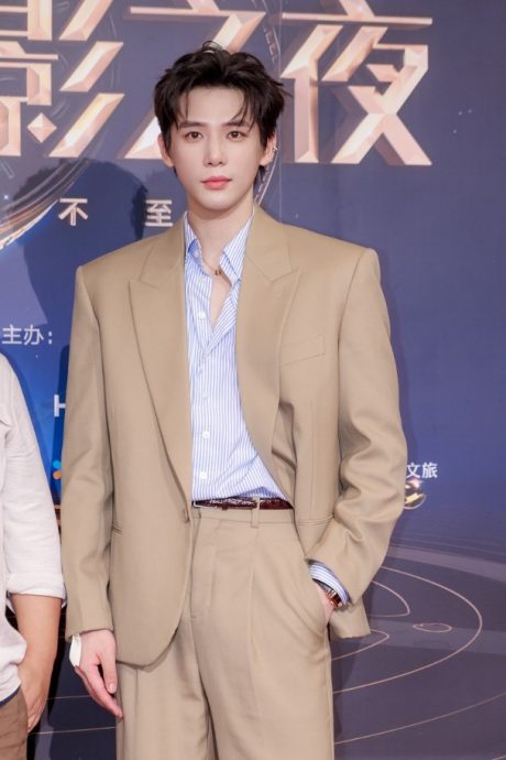 虞书欣负闻缠身新剧延拍　王安宇传主动退出自保