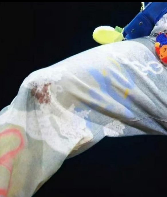 蛛丝马迹剖析8年情断 鹿晗关晓彤爆分手9个月