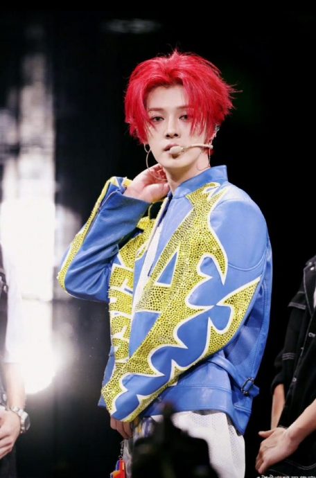 蛛丝马迹剖析8年情断 鹿晗关晓彤爆分手9个月