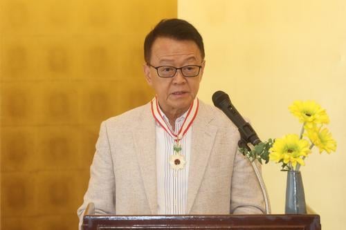 表彰推动日马卓越贡献 日天皇授谢富年“旭日中绶章”