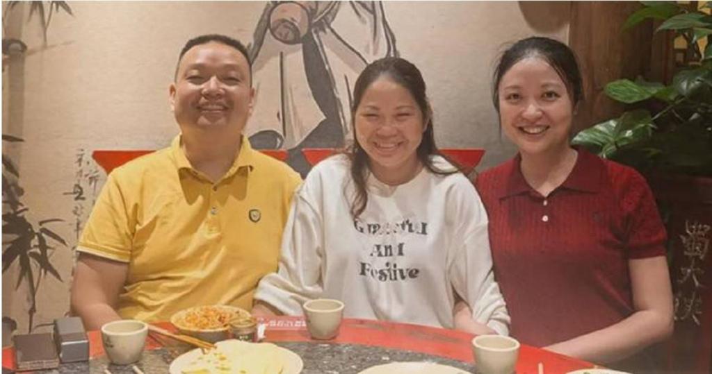 被拐33年儿跪地认亲 富商儿送房圆团圆梦