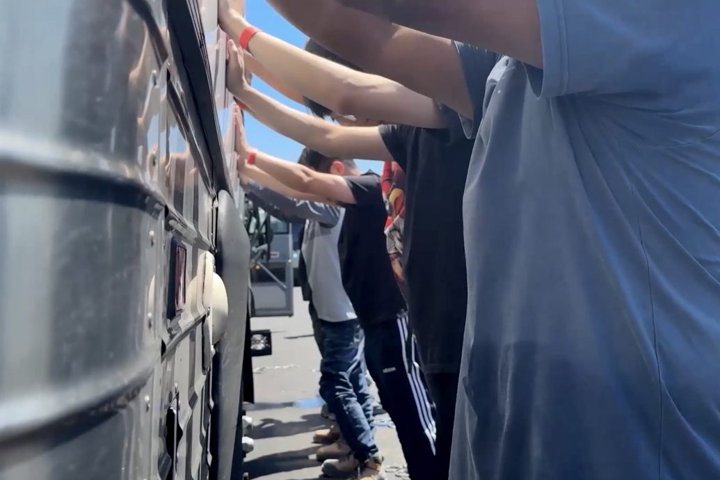 被拘300韩国人快周三乘包机回国　特朗普：事件不影响美韩关系