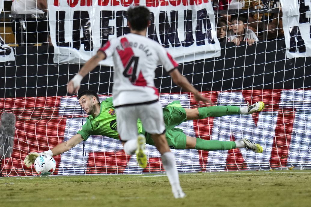 西甲|巴塞战拉约全身而退最大功臣  （加西亚）铜墙铁壁6扑救