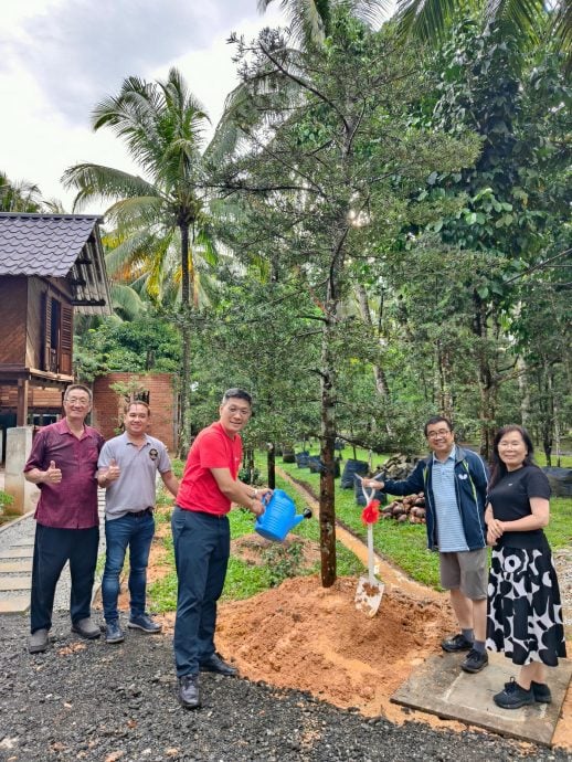 视频 | （已审）我们/马来高脚屋遇上华人菜园屋 椰林深处的多元共鸣
