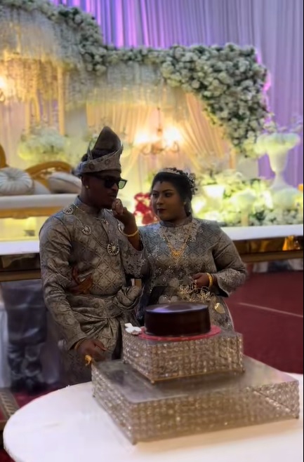 视频|印裔新人办马来婚宴 送宾客惊喜 圆母亲30年的梦！