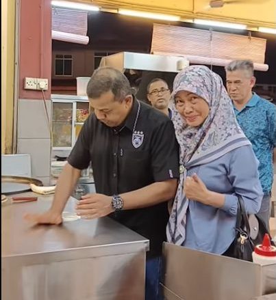 视频|称“快退休”要磨练手艺 阿育汉会做Roti Canai 网民揪团去吃