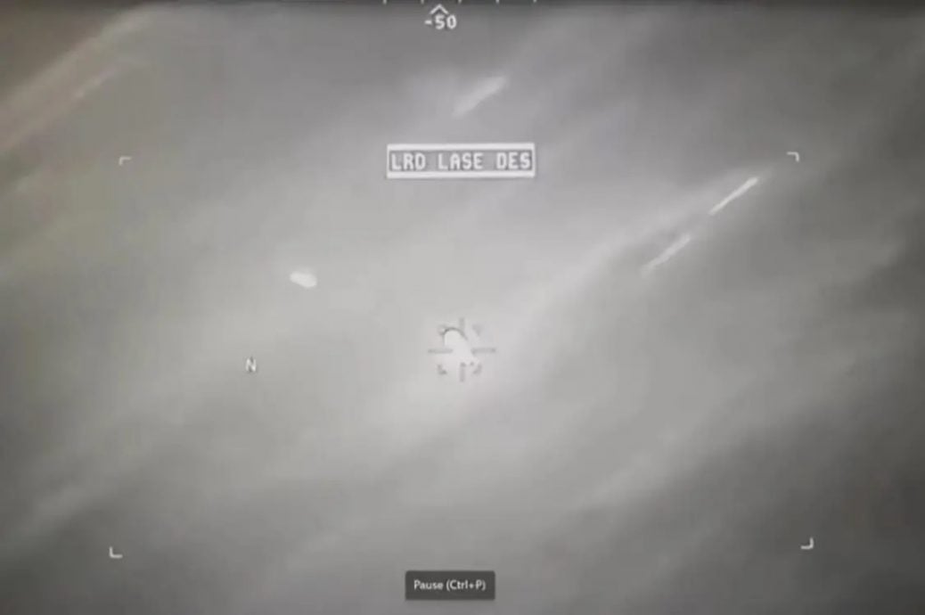 视频／视频首曝光 导弹击中UFO被弹开