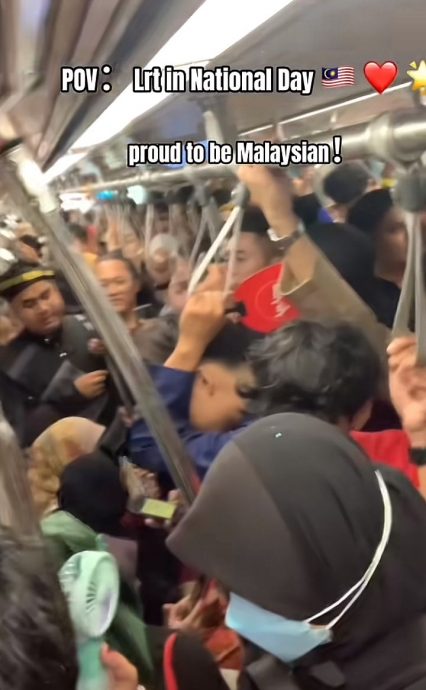 视频｜各族挤LRT齐唱《Saya Anak Malaysia》全网感动直呼：“这就是大马精神！”