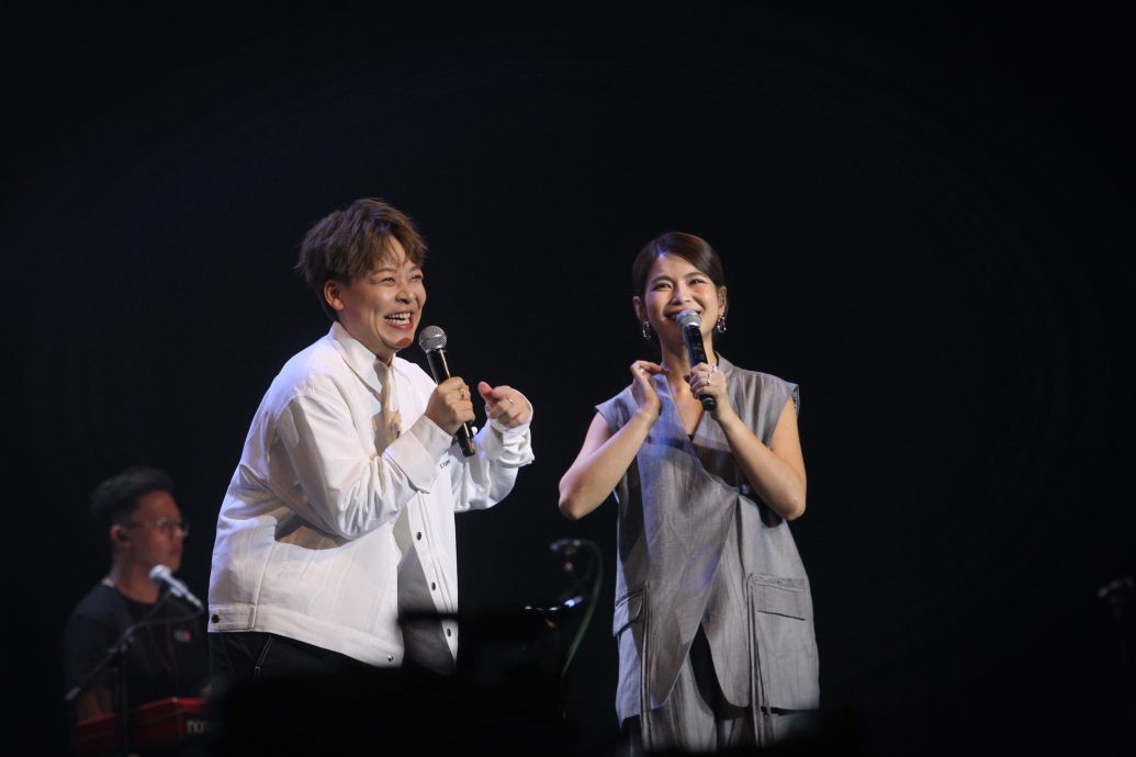 许佳麟挑战印度歌 车志立脚伤撑拐杖退场