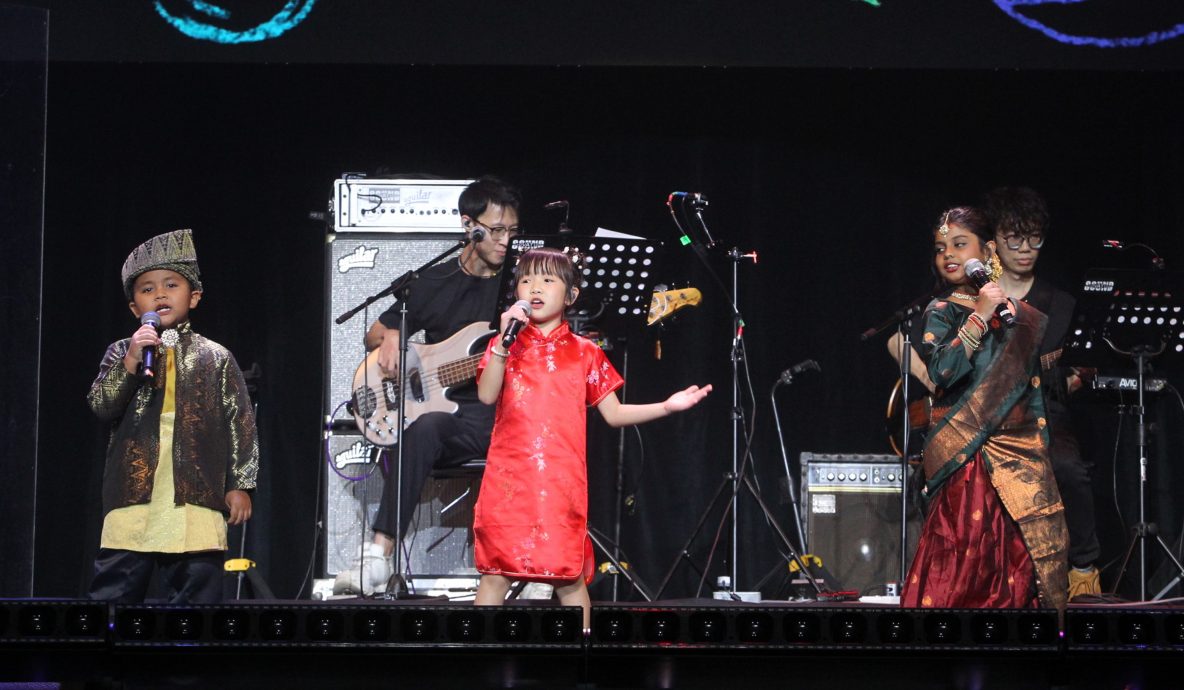 许佳麟挑战印度歌 车志立脚伤撑拐杖退场