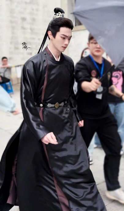 许凯新戏开拍前被临时换角　制片人：资方们瑟瑟发抖