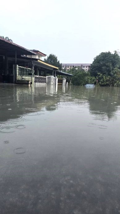 请签发-早报版头-大都会/士毛月英达花园16路水灾问题超过10年悬而未决