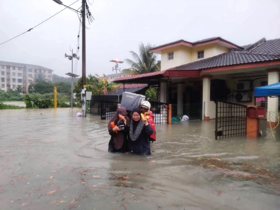 请签发-早报版头-大都会/士毛月英达花园16路水灾问题超过10年悬而未决
