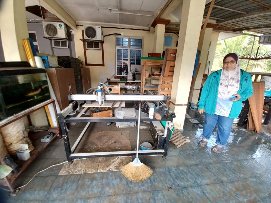 请签发-早报版头-大都会/士毛月英达花园16路水灾问题超过10年悬而未决