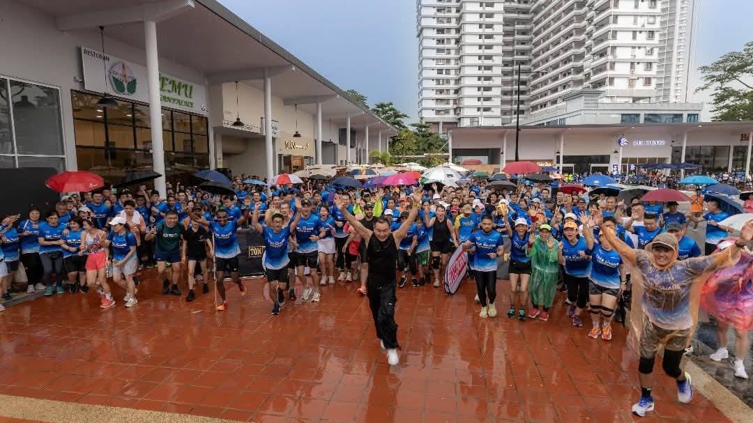 请签发/9月15日刊登（大北马）专访Tom Khoo