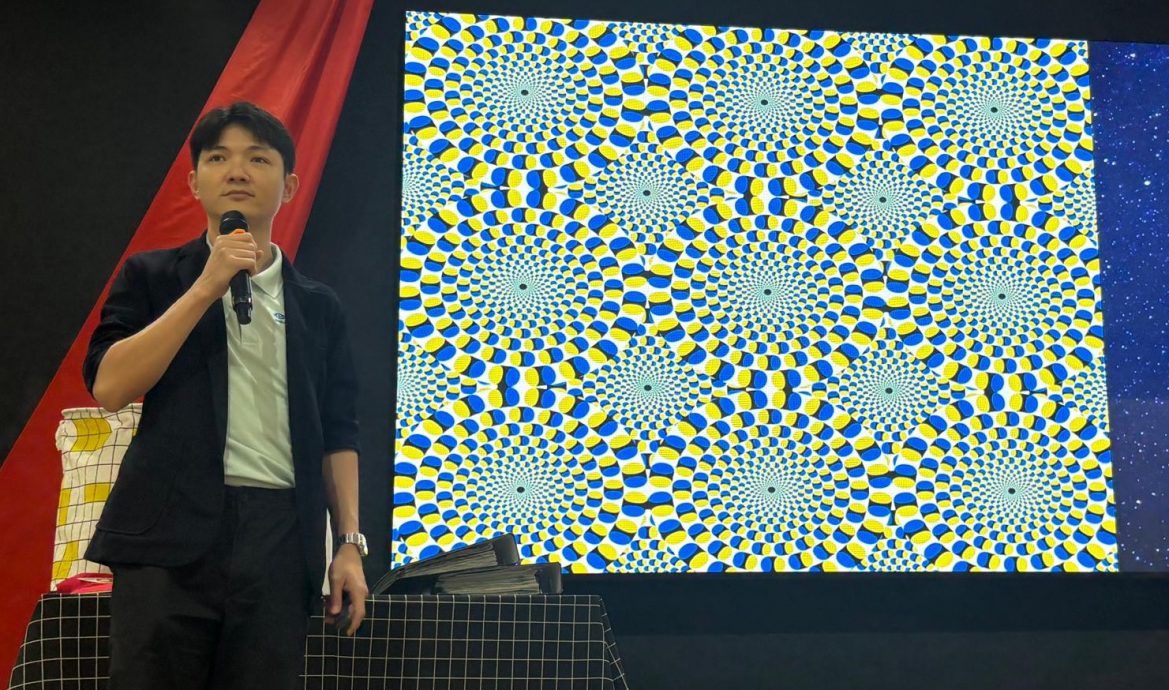 请签发（大北马封底）韩江小学热烈迎接“亮睛睛，看清清”护眼巡回活动　寓教于乐推广视力健康教育