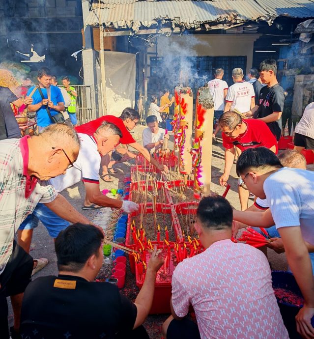 请签发(大北马)主文/高渊港口今年中元节抢孤