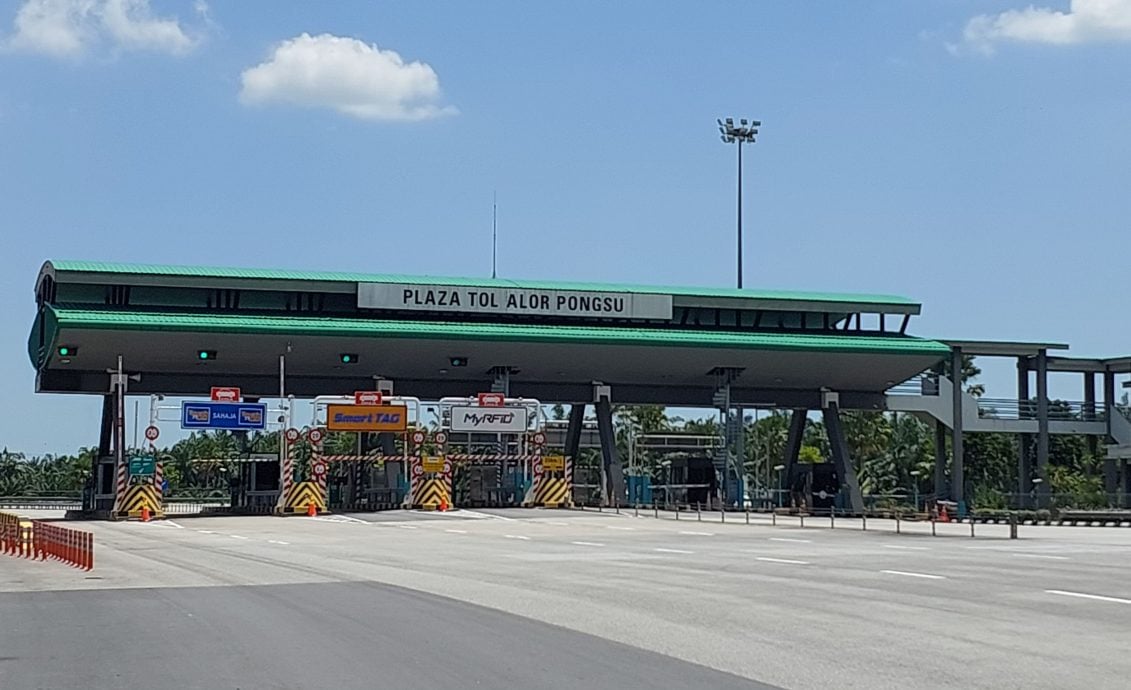 请签发(大北马)村镇记事系列-4 苏丹小镇 亚罗邦士 一沟一杂货店撑起小镇 现华户越搬越少