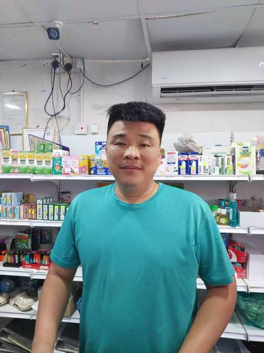 请签发(大北马)村镇记事系列-4 苏丹小镇 亚罗邦士 一沟一杂货店撑起小镇 现华户越搬越少