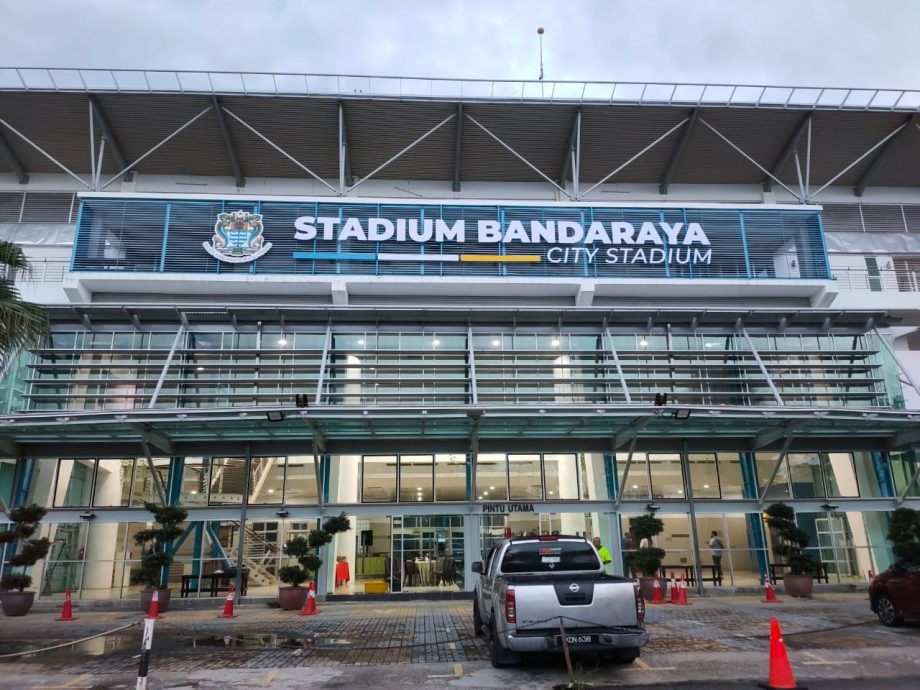 请签发(大北马)黄汉伟建议槟市政厅体育馆 上午开放跑道