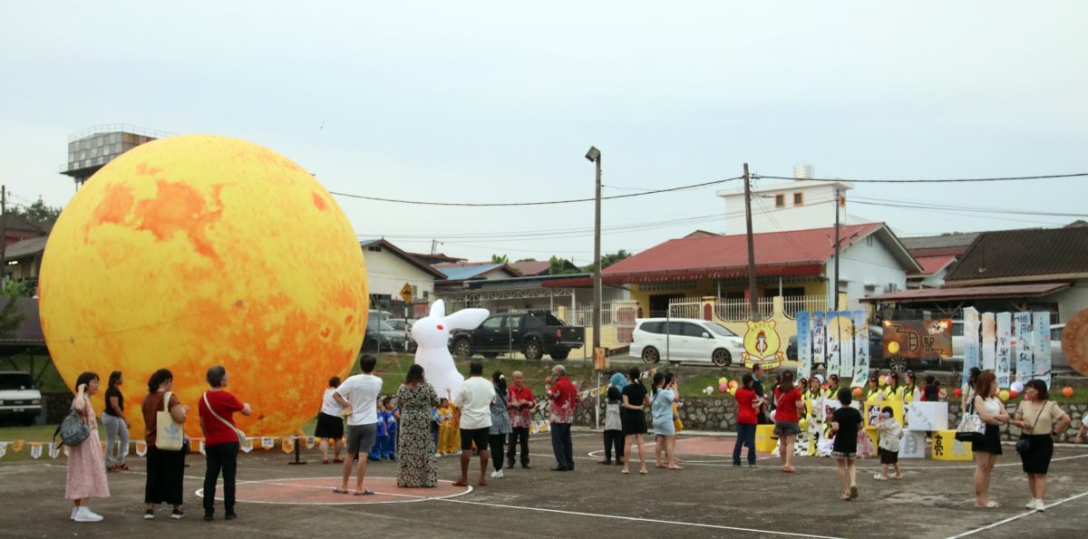 谢琪清拨款近13万联办中秋活动 万茂华小打响头炮