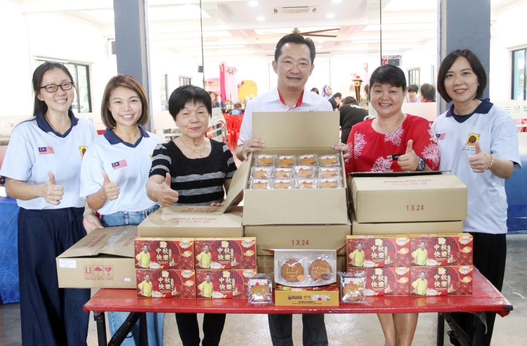 谢琪清赞助300粒月饼 三民子女游园会喜庆添温馨