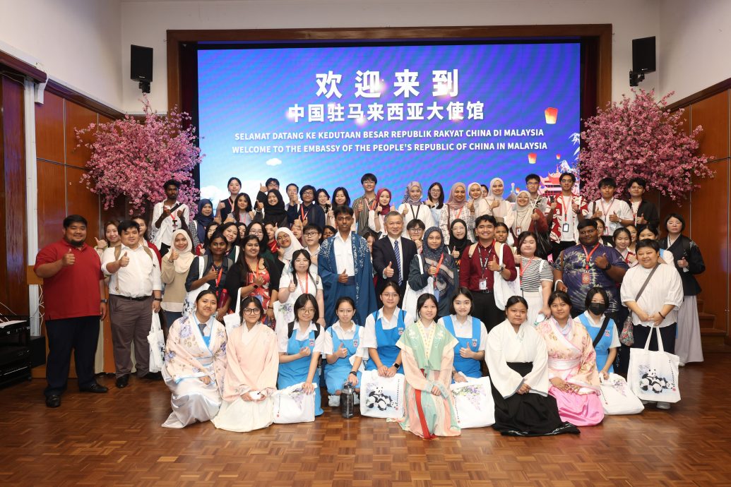 贡献青春力量与方案 郑学方吁中马青年共写时代新篇章 