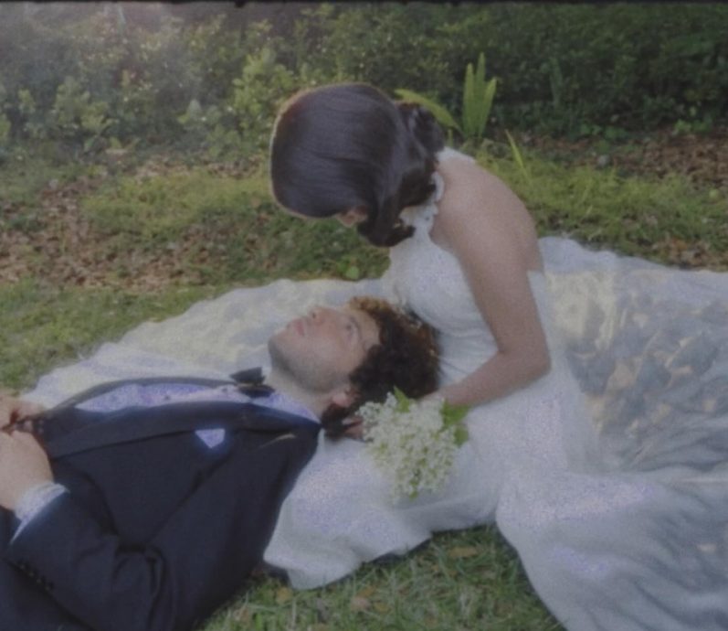 赛琳娜亲晒甜蜜婚照 百万保安团队严防隐私流出