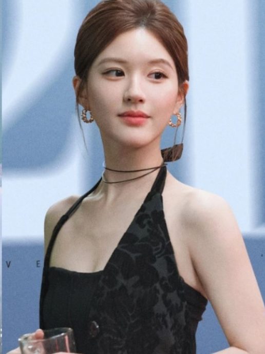 赵露思新剧空降开播热度炸了 登大马趋势榜