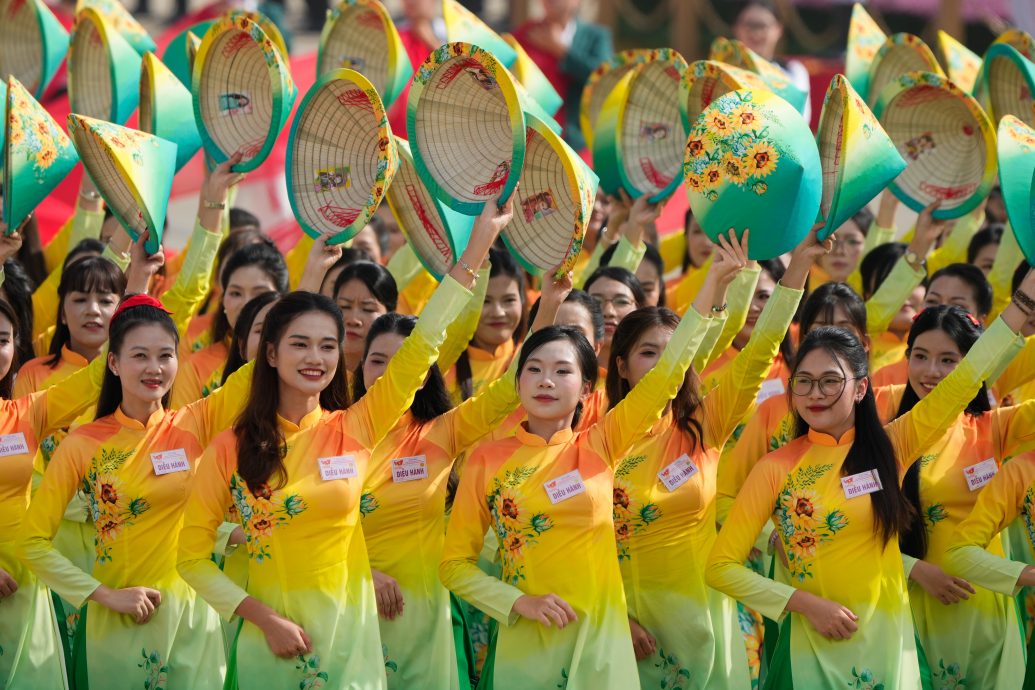 越南大阅兵庆独立80年 中俄军同台秀肌肉 