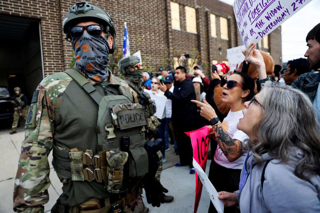 路透民调：多数美国民众支持限制总统权力